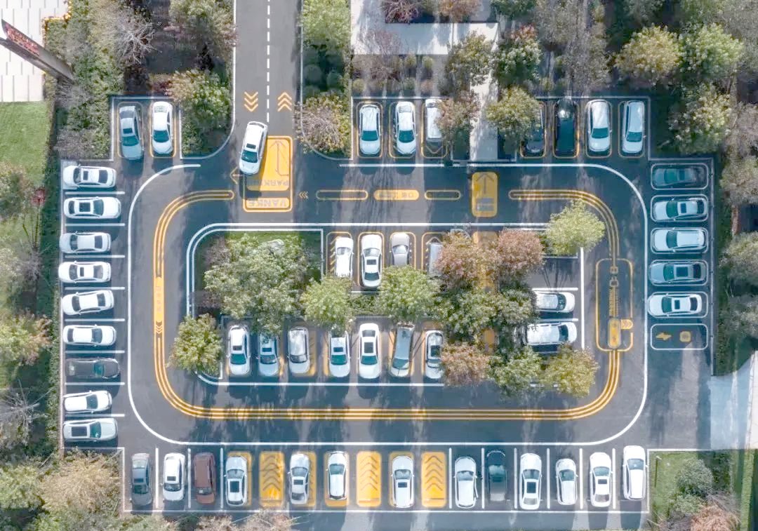 miChellneGrete's tweet photo. Just tested the all-new on-demand city parking spot locator! Found an empty spot in 2 mins—no more circling blocks https://t.co/b0bu8hB5EW