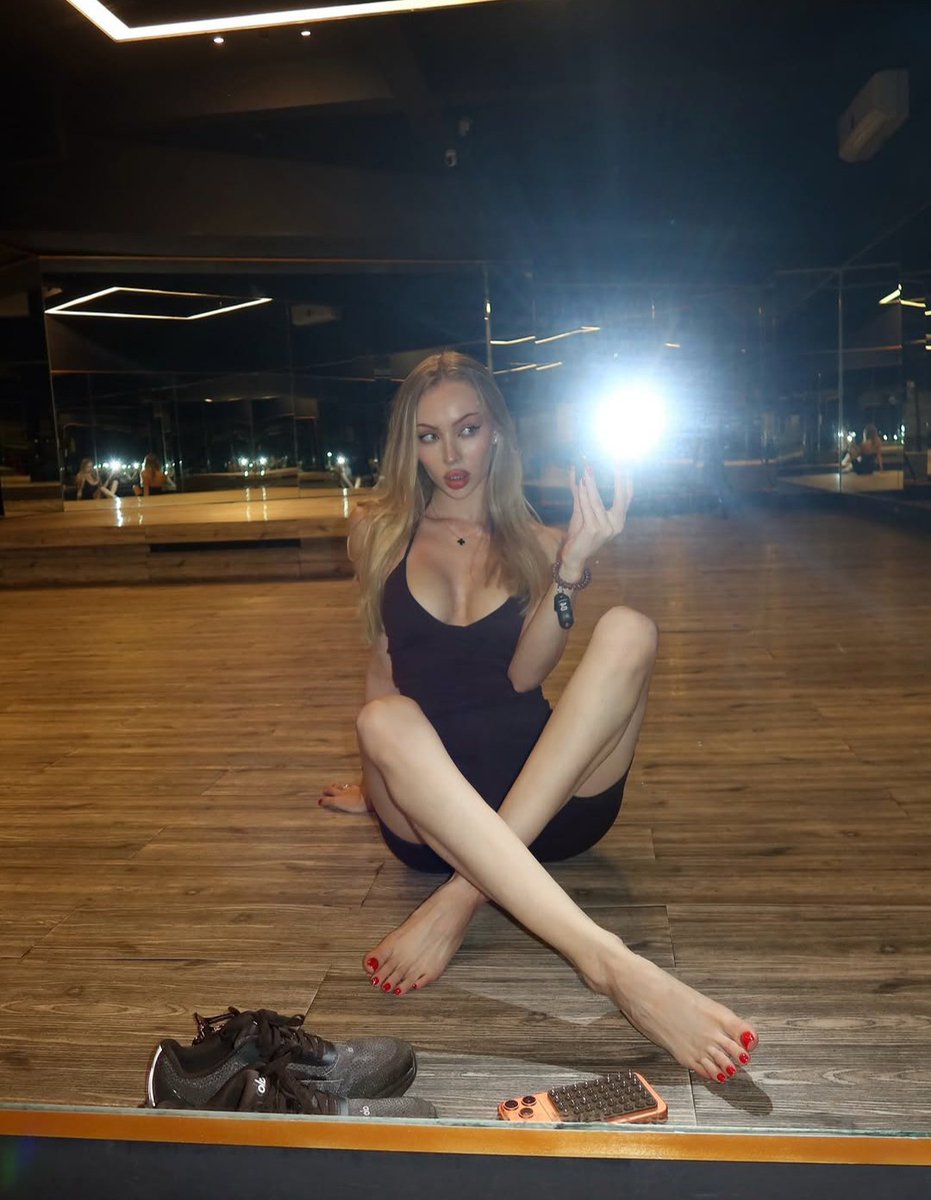 annyplaywith's tweet photo. 🥰
.
.
.
.
.
.
.
.
#feet #nailsfeet https://t.co/7VU4K9CjiN