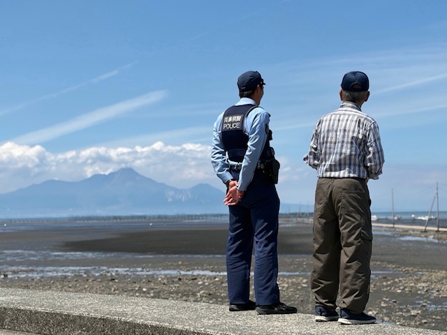 Hyogo_Police's tweet photo. 【特別自動車警ら部隊の活動状況　地域部】
第一機動パトロール隊、第二機動パトロール隊、地域企画課は、熊本県宇城警察署管内において、地域の安全を守るため、24時間体制でパトロール活動にあたっています。
#令和８年熊本地震 #被災地パトロール https://t.co/A3hLbdJGHM
