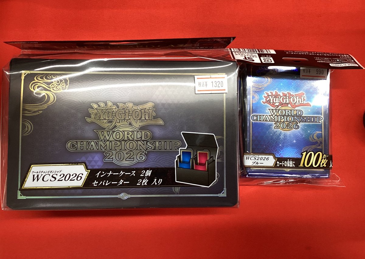 TC_nanba's tweet photo. 💫🔥⭐️✨【入荷情報】✨⭐️🔥💫

8️⃣月2️⃣9️⃣日オープン1️⃣0️⃣時より発売❗️❗️❗️

🧙‍♂️✡️遊戯王　サプライ2️⃣種🧙‍♂️✡️

・デュエリストカードケースWCS2026

・デュエリストカードプロテクターWCS2026 ブルー

ぜひお越しください🙏 https://t.co/Y8xBFAa6xS