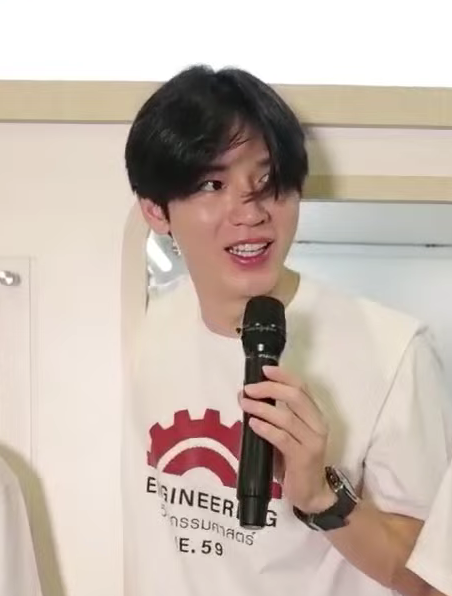 W_enjoyday's tweet photo. แป๋วววววววว 

#SOTUS10thYearConcertLIVE #Newwiee https://t.co/E3bjgStvSb