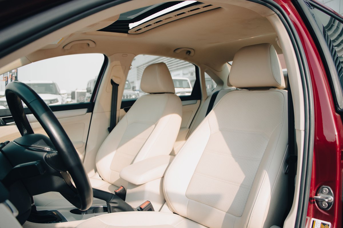 CapricornFM's tweet photo. #WildIn60Seconds | A strange complaint has turned into a lawsuit after a popular car brand was accused of having metallic seat logos that allegedly caused skin burns. #CapricornJunction. https://t.co/CumRnMSROF