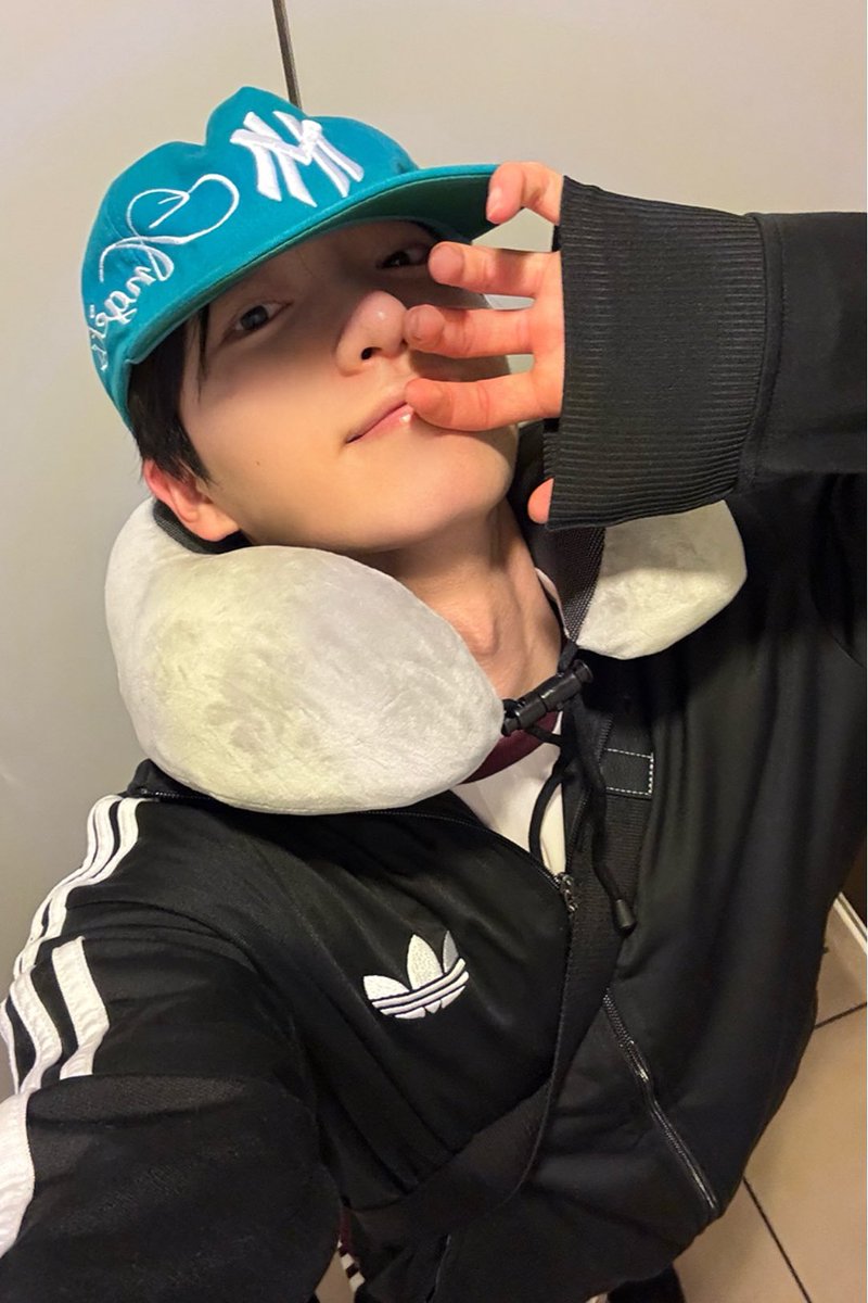 yxniii_1001's tweet photo. 민트 모자 콜렉션🌿🌿🌿 https://t.co/bLutJGh7o6