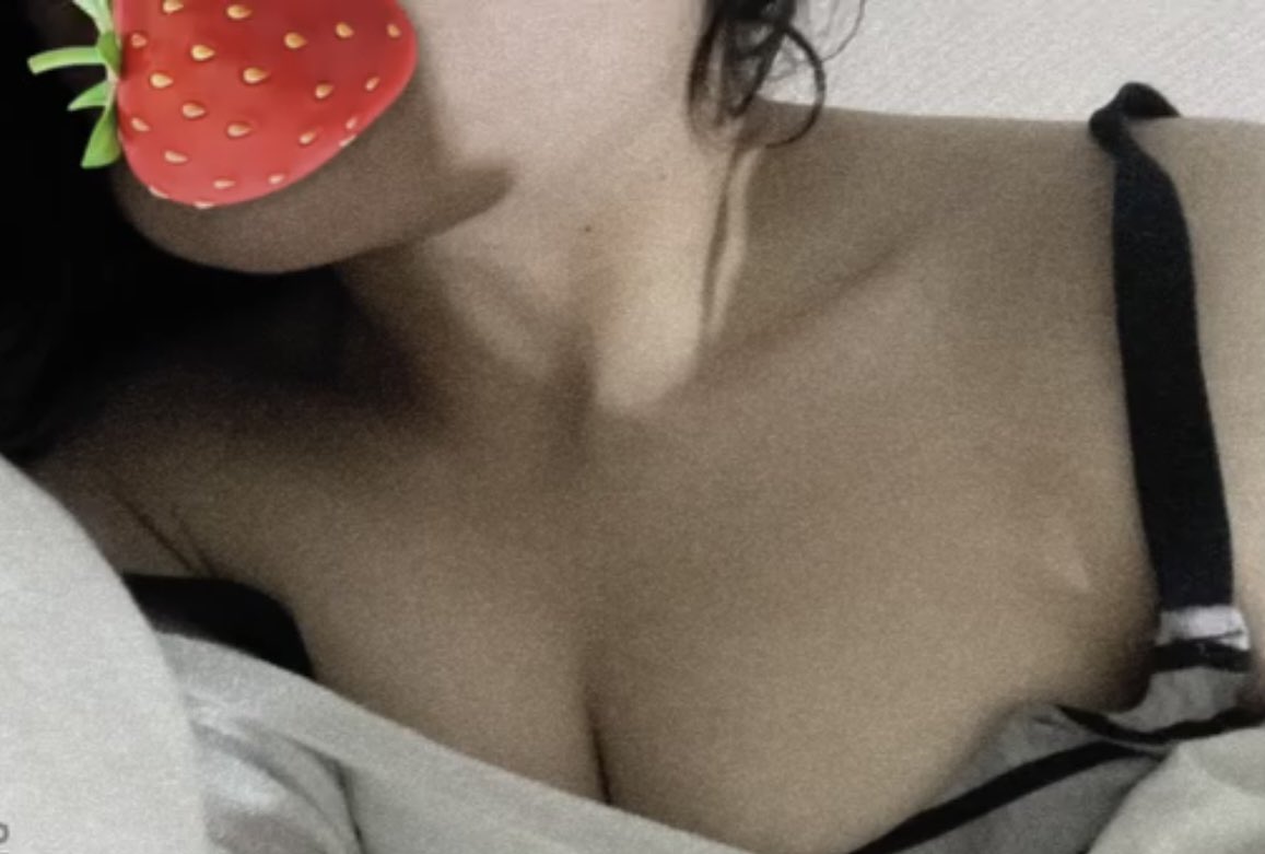 iconnycc's tweet photo. About me ★

Name: Conny
Age: 18 
Weight: 72kg 
Height: 1.70 cm
Dw: 52kg 
𑣲Mary Jane and Alcohol<𝟑 .ᐟ
────୨ৎ────
#nsfwtwtًً  #shtwt #edtwt https://t.co/HLYUvVFGvD