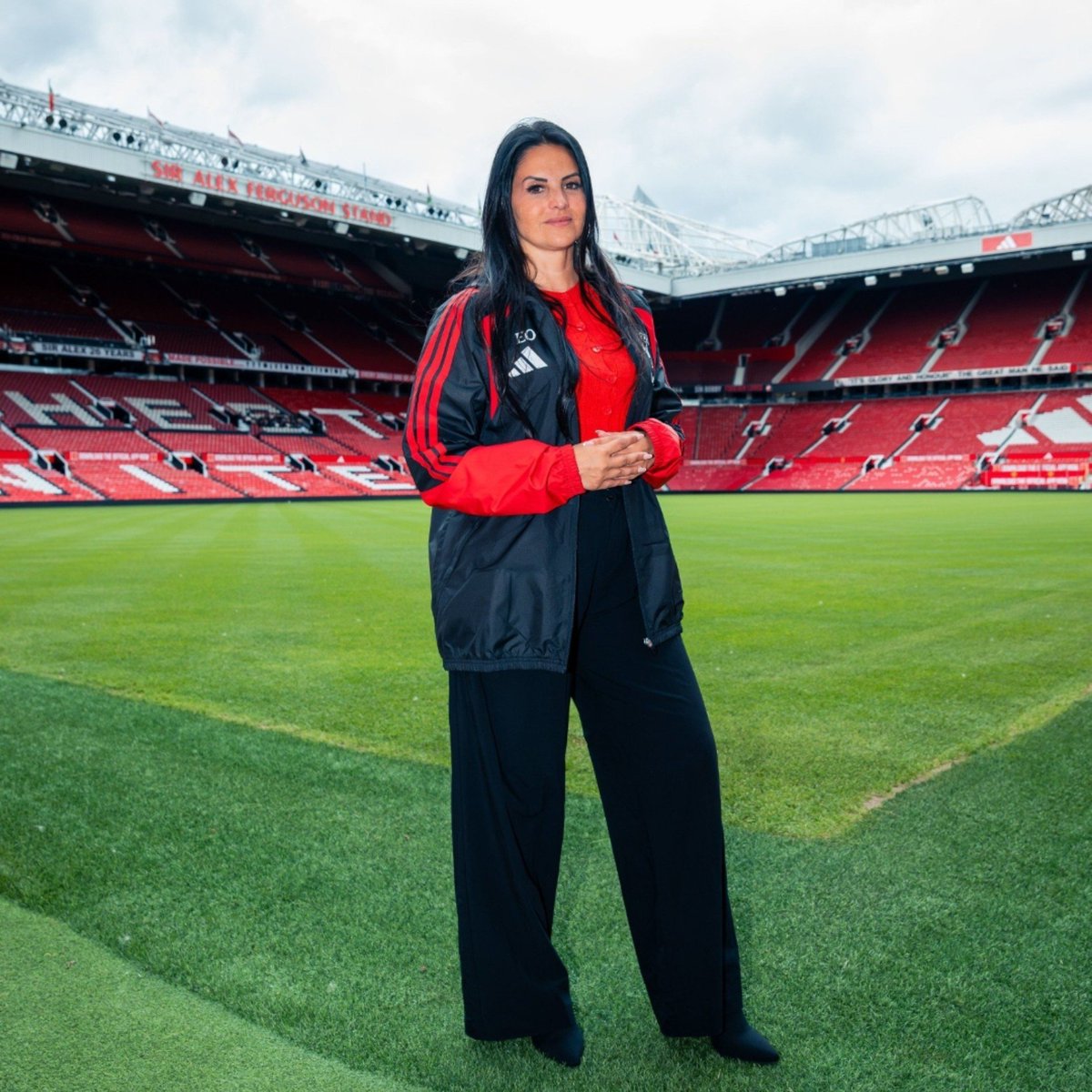 Unitedfans2023's tweet photo. Happy birthday to Eva Olid who is 41 today
🎂🥳🎉🍾
#MUWomen #EvaOlid https://t.co/f8NceWoFaQ