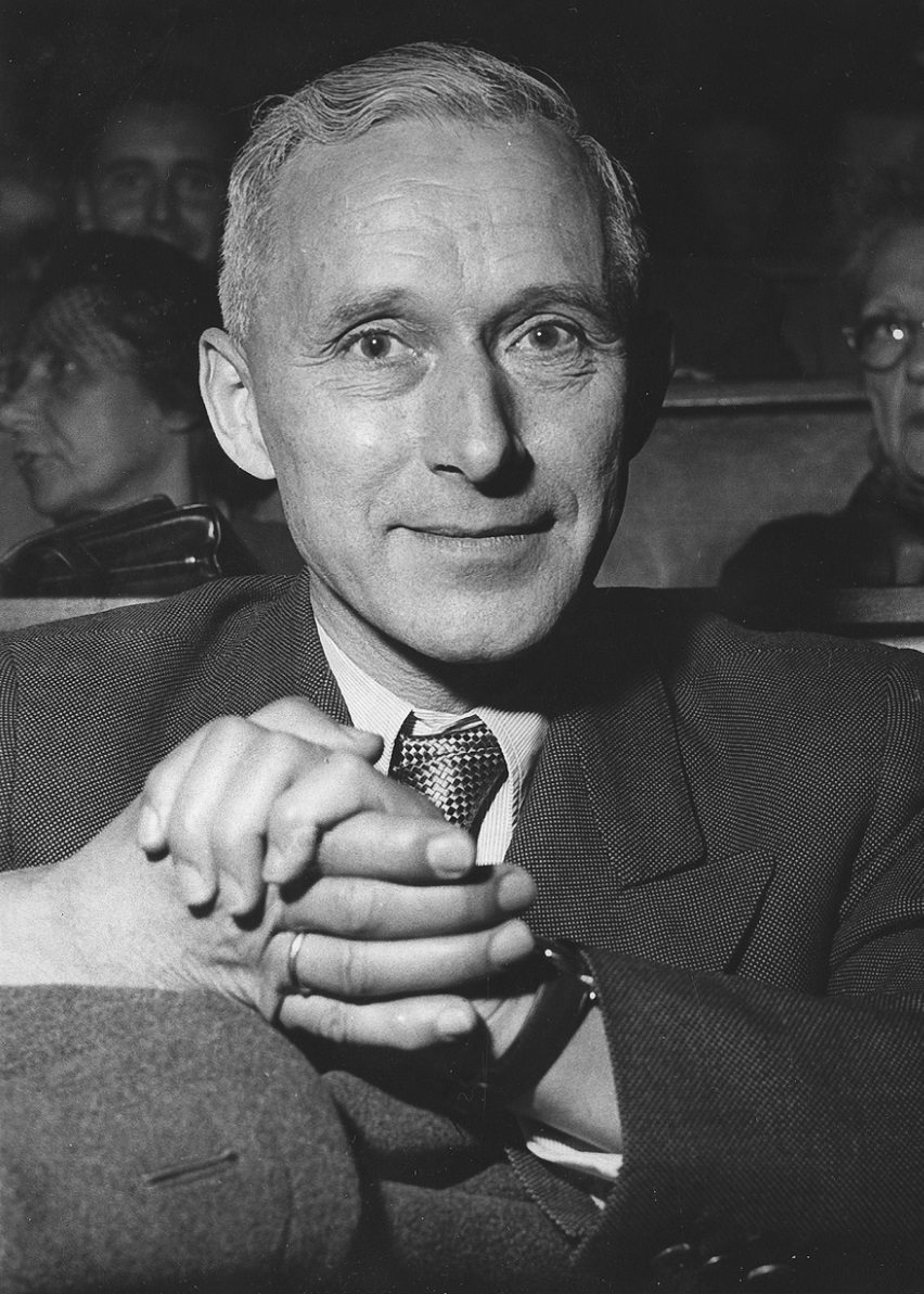 RomanoSace57080's tweet photo. "Every step is a step toward the goal, including the steps backward." (Ernst Jünger, a German writer. He is chiefly known for his war memoirs, novellas, and various essays. At the age of 101, he converted to the Catholic faith on September 26, 1996.) https://t.co/TRE1SNGJhn