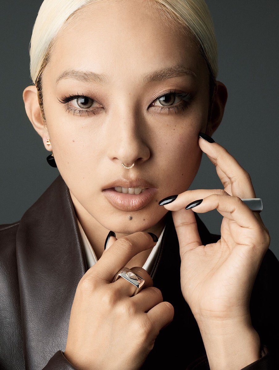kyokarbZzan's tweet photo. Numer TOKYO 10월호 KYOKA 
쿄카 x Hirotaka 쥬얼리 화보 https://t.co/jJ18bOeiRy