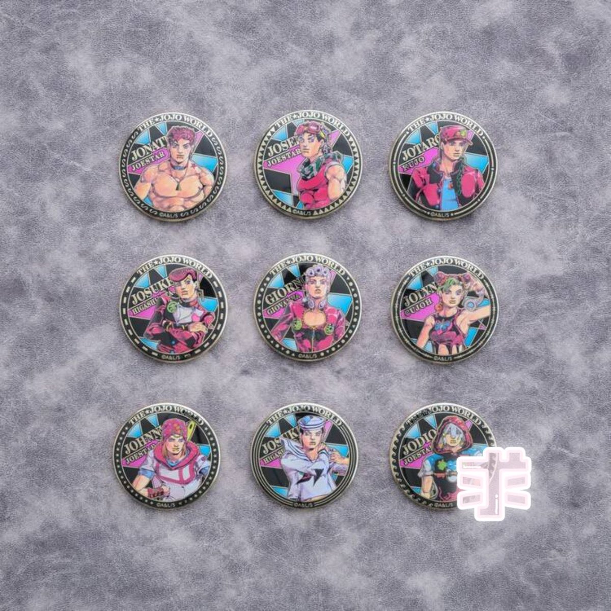 nyanddz's tweet photo. 交換  譲渡 ジョジョワールド ジョジョ 金メッキ缶バッジ 

求　ジョディオ >> 定価

譲   画像参照

15b交換優先
譲渡はキャラにより抱き合わせあり
当方の都合で申し訳ないのですが今年海外行く事が多いのと引っ越しをするため気長にお待ち頂ける方でお願い致します🙇‍♀️
→ https://t.co/l7cIhYLF1L