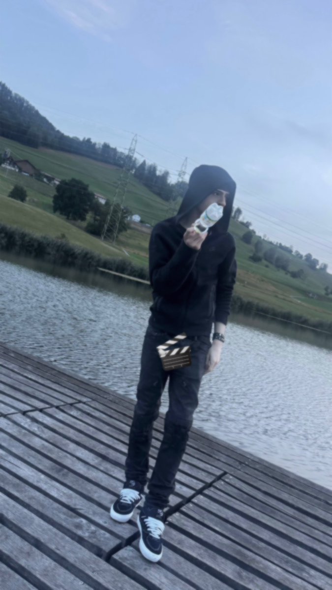 emohjis's tweet photo. 🎬 https://t.co/Tm1dlxC7gd