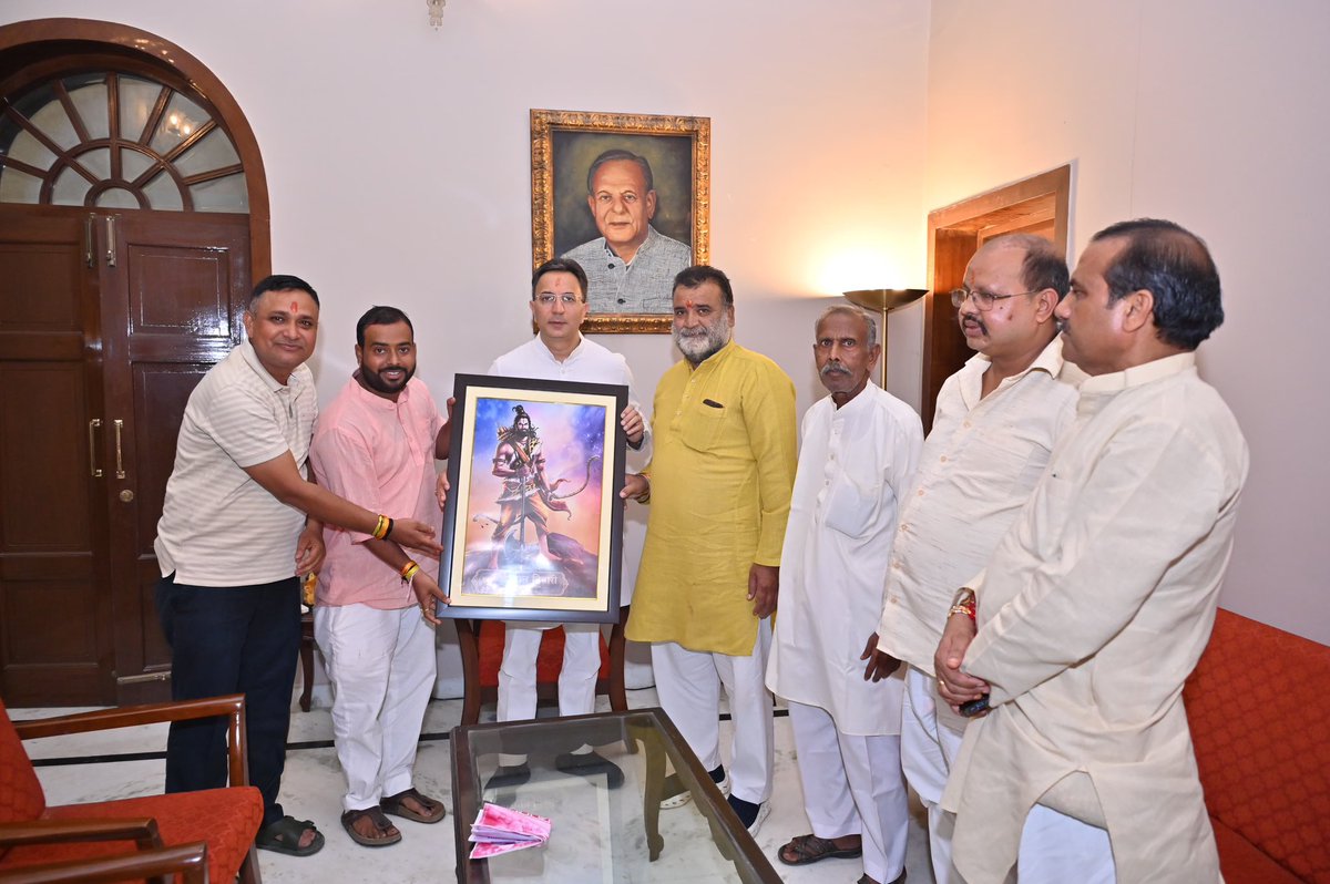 JitinPrasada's tweet photo. 🗓️ 28 अगस्त, 2026

पूरनपुर विधायक श्री @BaburamPaswan जी सहित लोकसभा #पीलीभीत सहित प्रदेश के विभिन्न जनपदों से आए पार्टी कार्यकर्ताओं एवं सम्मानित जनों से भेंट एवं संवाद!

प्रधानमंत्री श्री @narendramodi जी के नेतृत्व में चल रही जनकल्याणकारी योजनाओं का लाभ हर पात्र नागरिक को दिलाना हमारी प्रतिबद्धता है।
@BJP4India @BJP4UP