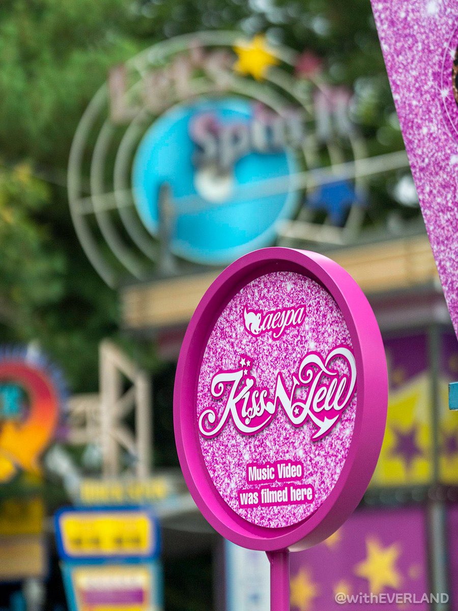 aesPAKed's tweet photo. they really made a special aespa theme zone at everland to mark the filming of kiss n tell mv😭 what a nation’s group behaviour https://t.co/9MIJTeWRxk