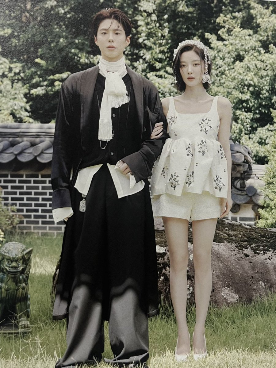 croqee's tweet photo. 박보검김유정 화보 미쳤는데..? 이영라온 아기쀼 에바야 https://t.co/0ke1GALata