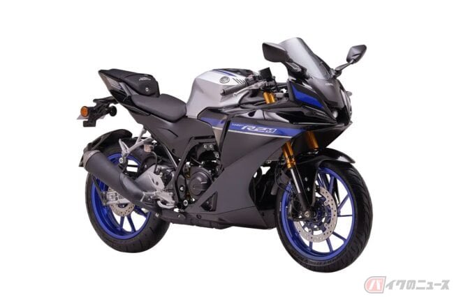 PutiMotor's tweet photo. ヤマハが204ccの新世代スポーツ「YZF-R2」をインドで発表。

エンジンは新開発の水冷4ストロークDOHC4バルブ、スチールパイプダイヤモンドフレーム、3つのライディングモードを搭載。

モデルバリエーションはSTD、Quick Shifter（QS）、R2 Mの3グレード構成

【車重/シート高/タンク/出力/価格】
149kg/810mm/12L/26.5ps/23万500ルピー（約38万円）〜

https://t.co/tcmbkAxzJc