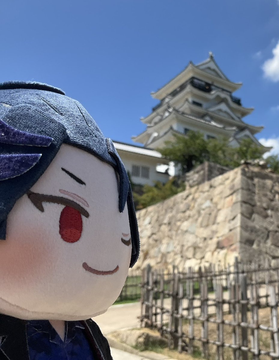 PROLETARIER's tweet photo. 福山城に行ってきました🏯🦇
期間限定のカフェメニューがあったり、ノベルティを貰えたりと充実していました✨
ミュージアムショップで600円で販売中の福山城下の古地図を発見、あまりにも良すぎるのでお土産に複数購入しました🌹
福山城に来られた際は、ぜひ物販コーナーをチェックしてみてください https://t.co/4Cm3jgYjex
