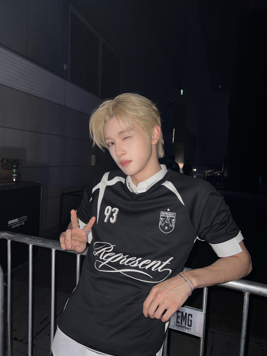 izz_zx's tweet photo. 260828 #성찬 라이즈 인스타 🧡 https://t.co/5cE62Urz4R