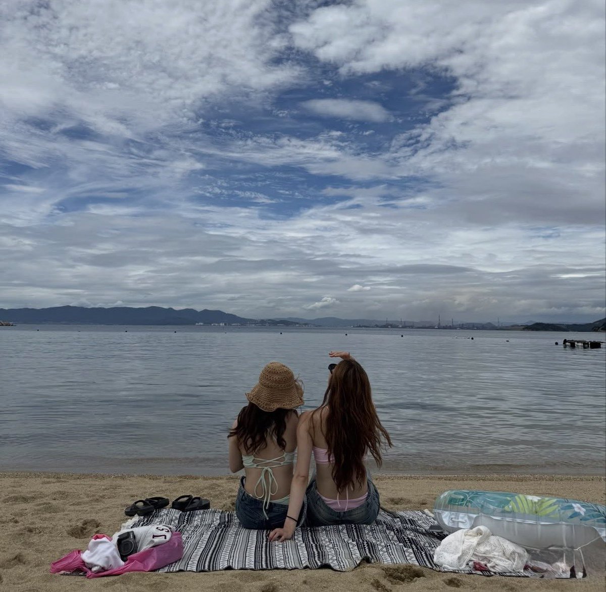 j2lgs's tweet photo. 夏終わる前に海いけたー🌊♡
今年まだ夏っぽいことしたい🥺🎀

今日まだひましてるので
岡山市内で会える人いたら連絡してね🎶

#岡山 #岡山市 #おかやま #p https://t.co/bP1XDO52W7