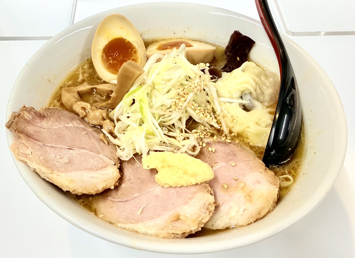 _kuru_kuru's tweet photo. 東武池袋の「第10回 47都道府県にっぽんのグルメショー」にて、麺部屋 綱取物語の綱取味噌味玉チャーシューわんたん麺を。
ごちそうさまでした https://t.co/3ySHZFbdDP
