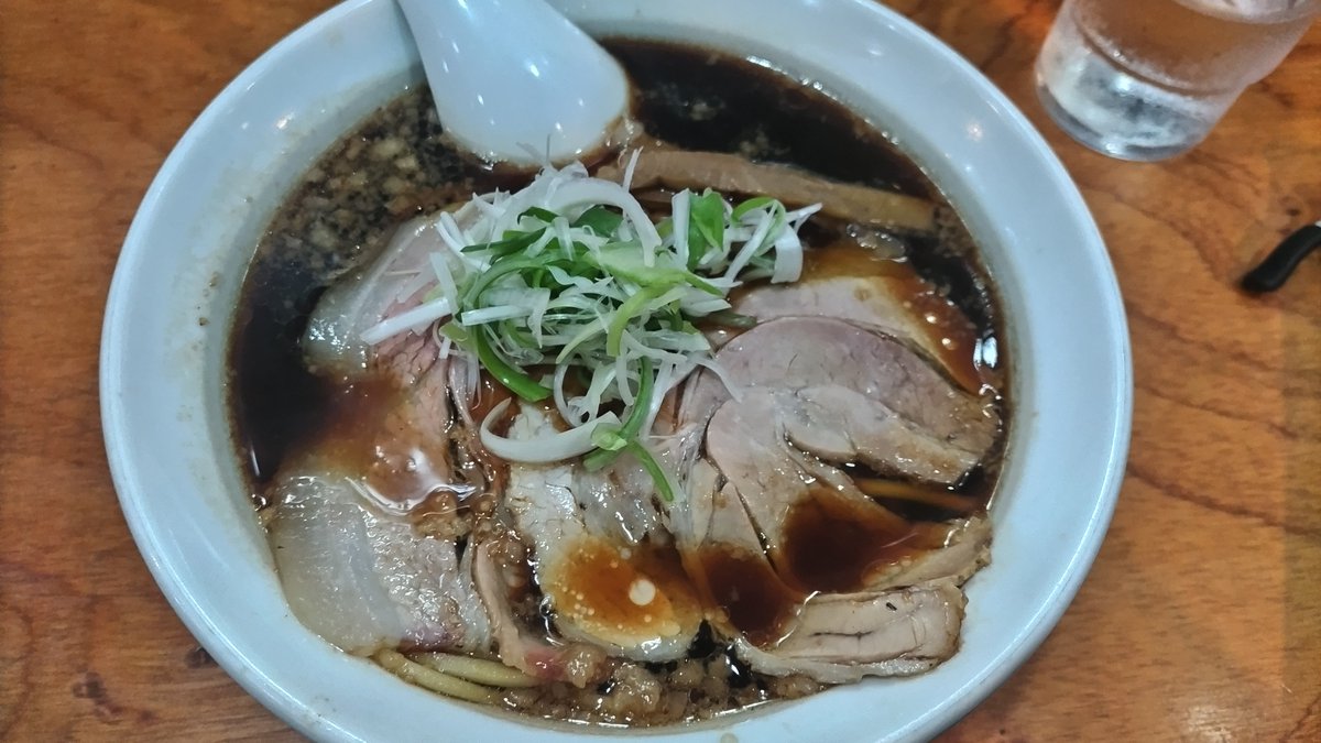 tetsunosuke79's tweet photo. 最近の麺活。

今を楽しめ北九州　ラーメン
ラーメン優勝（宇部市）ラーメン
麺処大津家　ブラック
麺屋ジロー商店　ラーメン

優勝はとても良かった。ただ、片道１時間はきちぃ🥱
大津家はもう少しいろいろウォッチしてみたい https://t.co/9gELgoMr50
