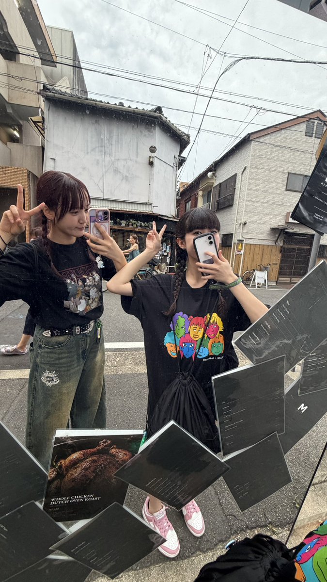 lv_rn3's tweet photo. ねぐせ。6周年ほんとに楽しかったです‼️
たくさんの出会いと幸せに感謝🙌🏻🙌🏻💖
整番94のお姉さんとうちらの前で聞いてた男の子4人組見つけてくれたら仲良くして。 https://t.co/ojdYFvuFd3