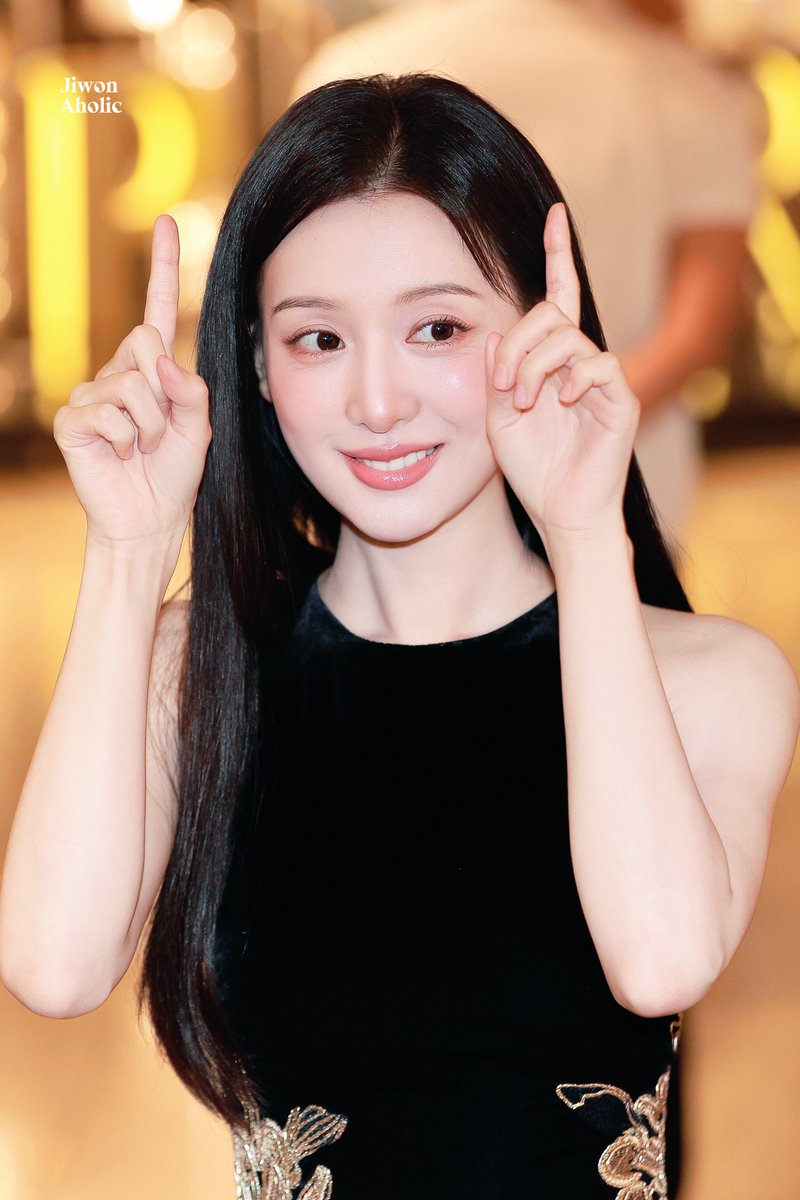 Jiwon_Aholic's tweet photo. 260827 The Whoo 브랜드 행사

#김지원 #kimjiwon #KimJiWon https://t.co/LjwYyqBxAp
