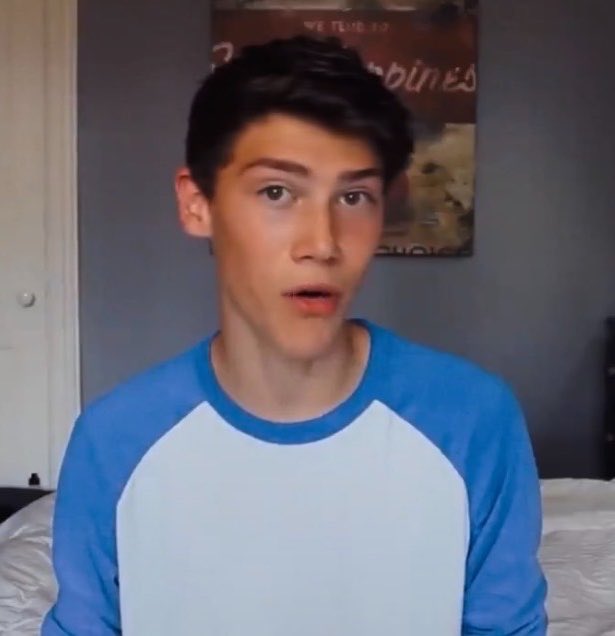 DO3HUNTING's tweet photo. jack innanen being shawn mendes with better eyebrows https://t.co/oeMZMZ1n52