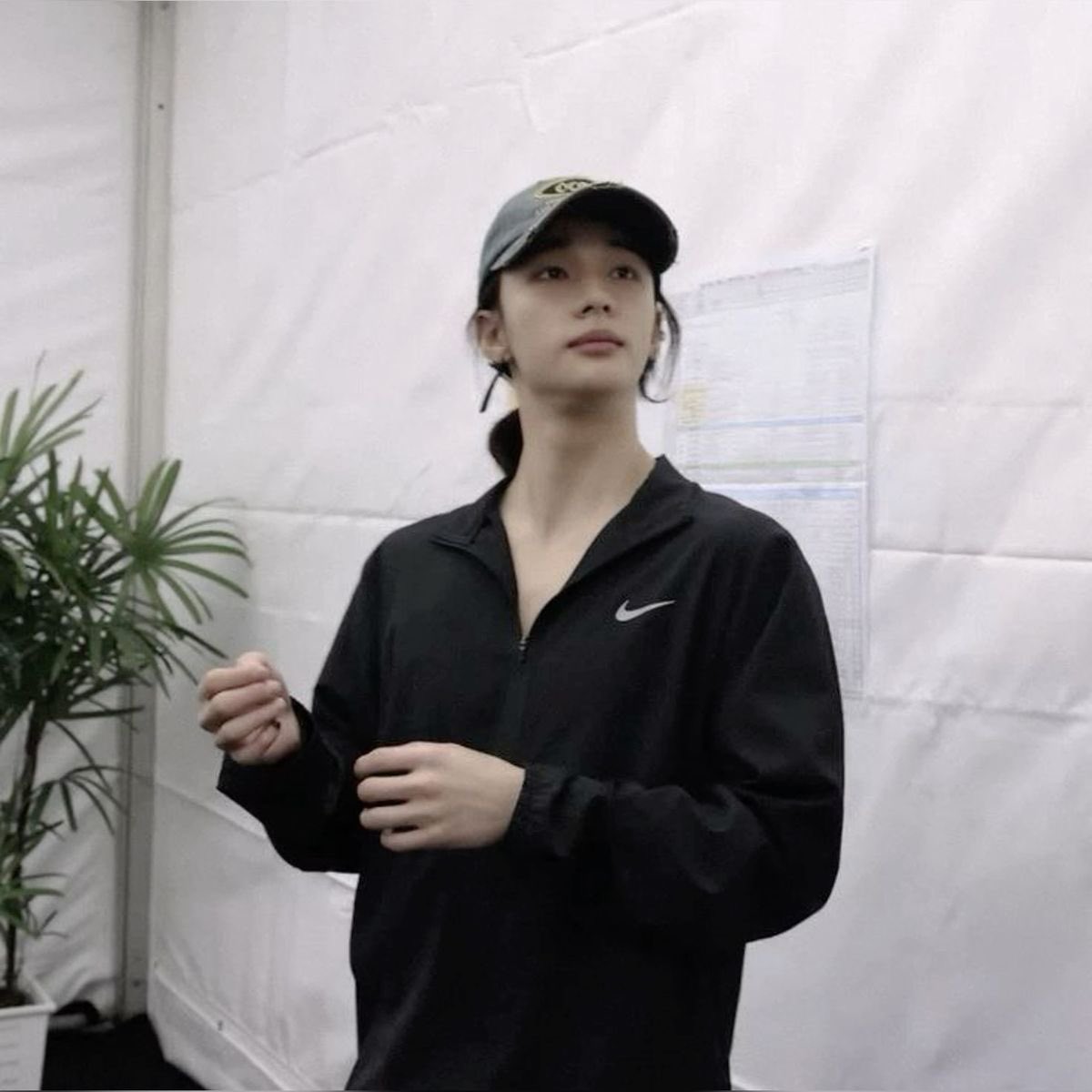 hwanghynjnnie's tweet photo. Hyunjin confused ¿ https://t.co/abFyJInCLn