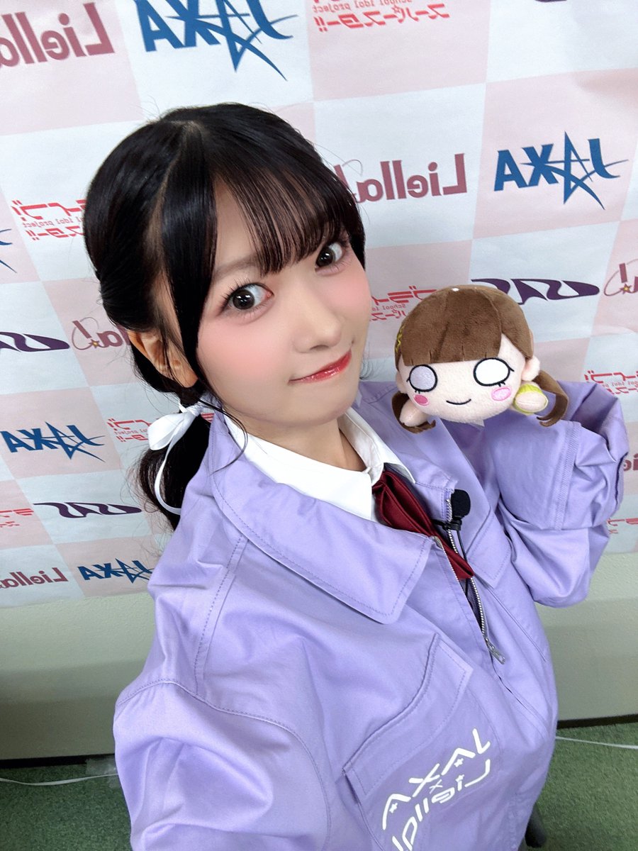NozomiSuzuhara's tweet photo. #JAXA × ラブライブ！スーパースター!!
生配信ありがとうございました💫

宇宙のお話、壮大でとっても面白かったです…！！✨
きな子ちゃんも興味津々でした💛

これからもっと宇宙について知っていきたいです！
皆様沢山教えてくださってありがとうございました☺️🪐

桜小路きな子役 鈴原希実🦊
#lovelive