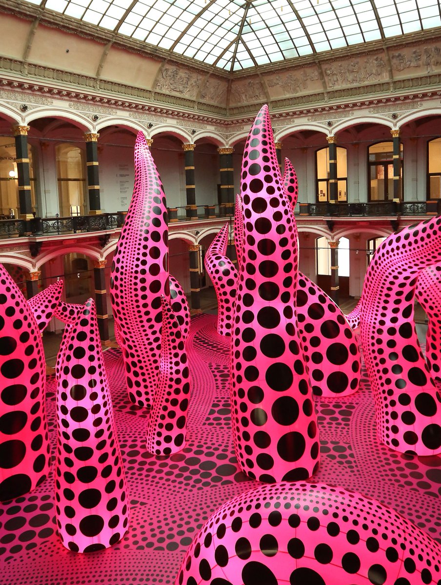 archivebycosmos's tweet photo. A selection of work by Yayoi Kusama. https://t.co/cXGzQl4FsG