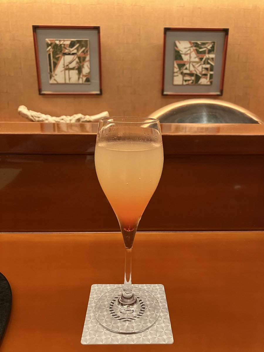 cookieh0810's tweet photo. @yokohamsheraton 
#シェラトン横浜 
木の花
天ぷら特選ディナーコース🍤

牡丹海老昆布〆と関
山麩
鮑と焼き茄子
無花果とマスカット
鱧南蛮漬け万願寺唐
芥子
ノンアルカクテル🍸詩紅 https://t.co/M8KcgVRQ9B