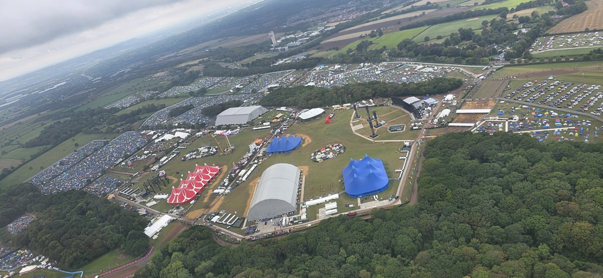 oggie272's tweet photo. π @Creamfields from the crew of @NWAirAmbulance #Helimed75 https://t.co/lFRYFAzDZQ