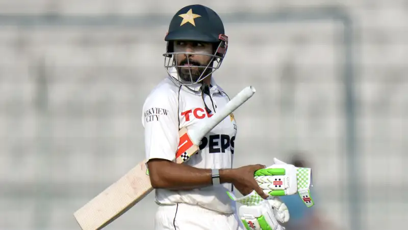 Crex_live's tweet photo. Babar Azam falls for just 8 in the first innings of the second Test against England.
#BabarAzam #ENgvsIND #TestCricket https://t.co/NtQOfELKER