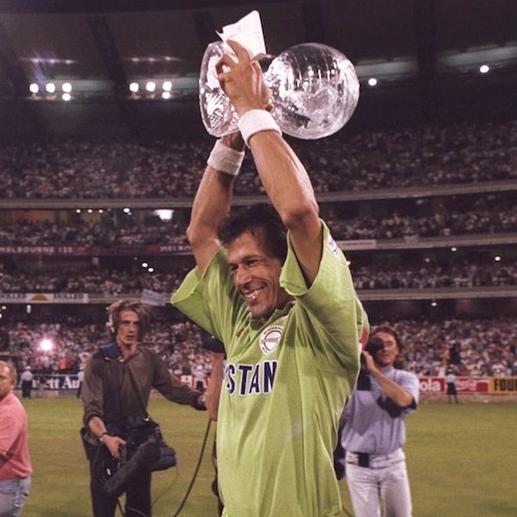 saraanwar45's tweet photo. @patcummins30 Thanks Pat Cummins
We love Imran Khan ♥️ 
Free Imran Khan https://t.co/mbUi7Sycd7