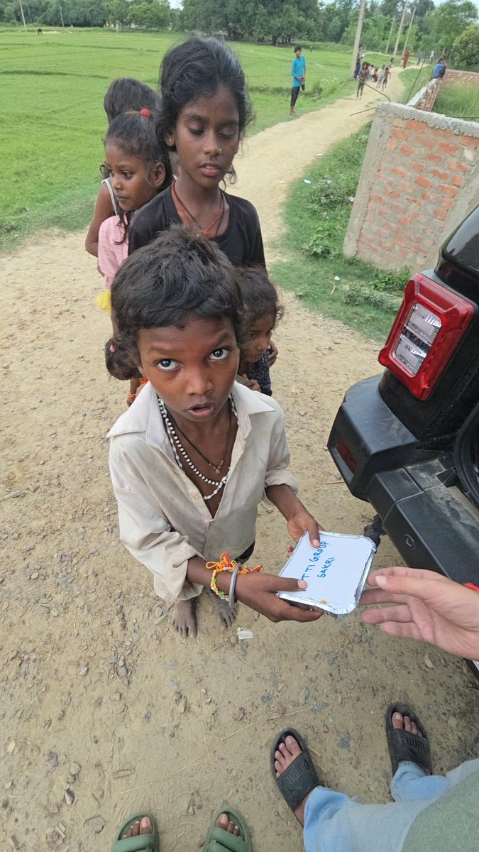 sewanidhi's tweet photo. #Day1924
#Food #Distribution
Thank You KITTI GROUP, SAKRI๐๐ฅณโค๏ธ๐๐
Sewanidhi Foundation
#Sewa_hi_dharma_hai๐ฉ๐
Ek Plate Khana, Sau Muskan!
Bank Details:
Kotak Mahindra Bank
Name : SEWANIDHI FOUNDATION
A/C No. : 8045809305
IFSC : KKBK0005653
Branch : Madhubani, Bihar https://t.co/NNc6dEiNYI