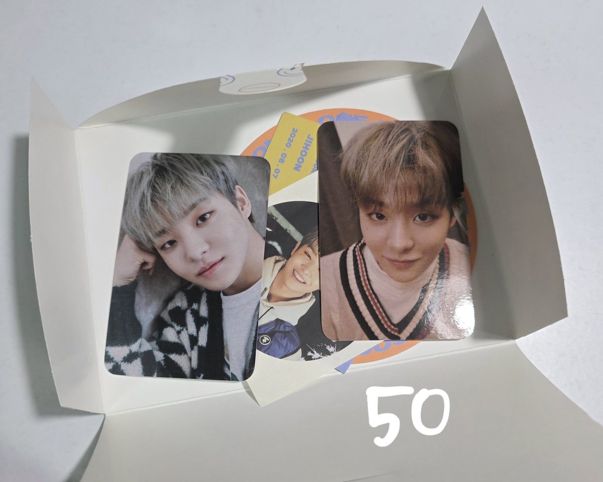 25milll's tweet photo. ปล่อยของสะสมค่า ราคาตามรูป 

การ์ด จีฮุน / photobook night garden /  blooming 

สนใจ dm สอบถามได้ค่ะ รับเยอะลดให้นะคะ 🤲🏻
#ตลาดนัดเด็กสมบัติ #ตลาดนัดtreasure https://t.co/QQBt6x1NPn