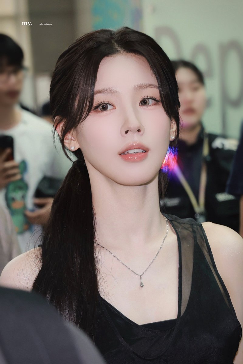 970131my's tweet photo. 260828 💚🍀

잘 다녀와💕

#아이들 #idle                       
#미연 #MIYEON https://t.co/wbMSyW6hAF
