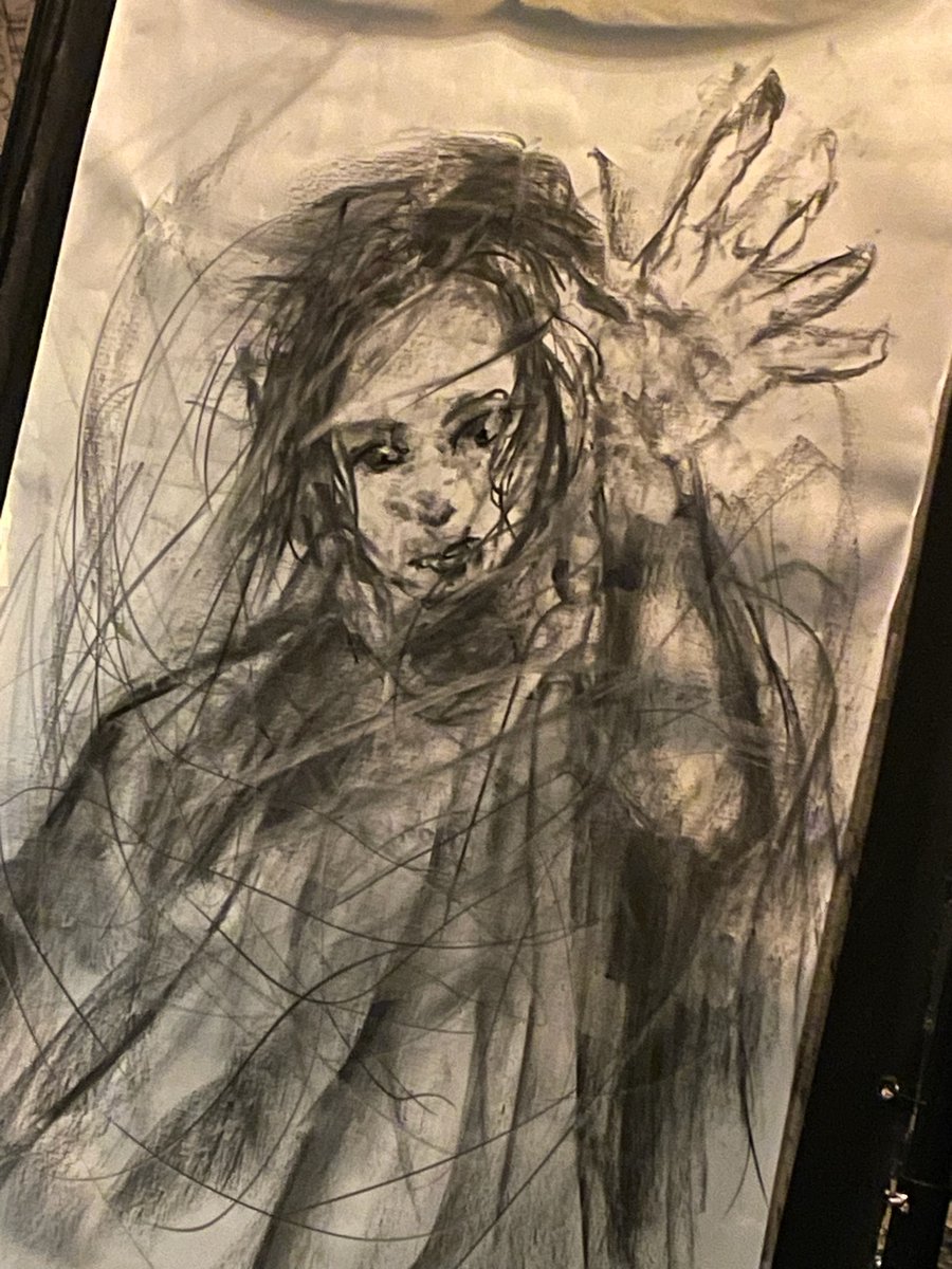oriental_force's tweet photo. 陽草杜斗 @ Oriental Force !!

踊りながら絵を描くアートペインター、陽草杜斗 さん！
躍動感がそのまま絵画にトレースされていくような、熱いバイブスに満ちたライブペイント！

https://t.co/XgGQslYLQM

@ApacheMorito https://t.co/7GtaVNHtu7