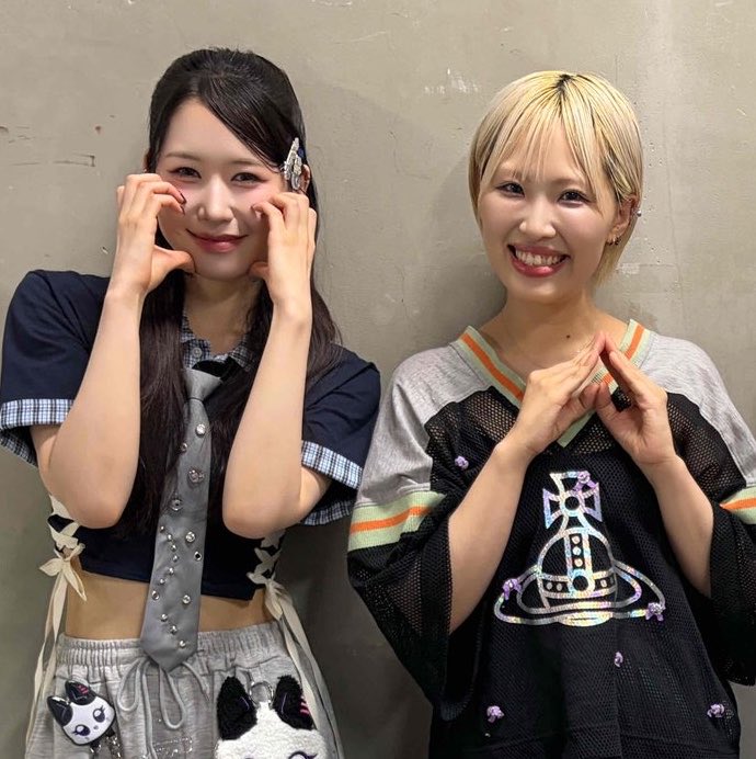 itigoo1555's tweet photo. ぼぼちゃんと桃奈ちゃんが並んで写真撮ってる世界があっていいのか幸せすぎる😭😭😭😭 https://t.co/nXHpuEGPhM