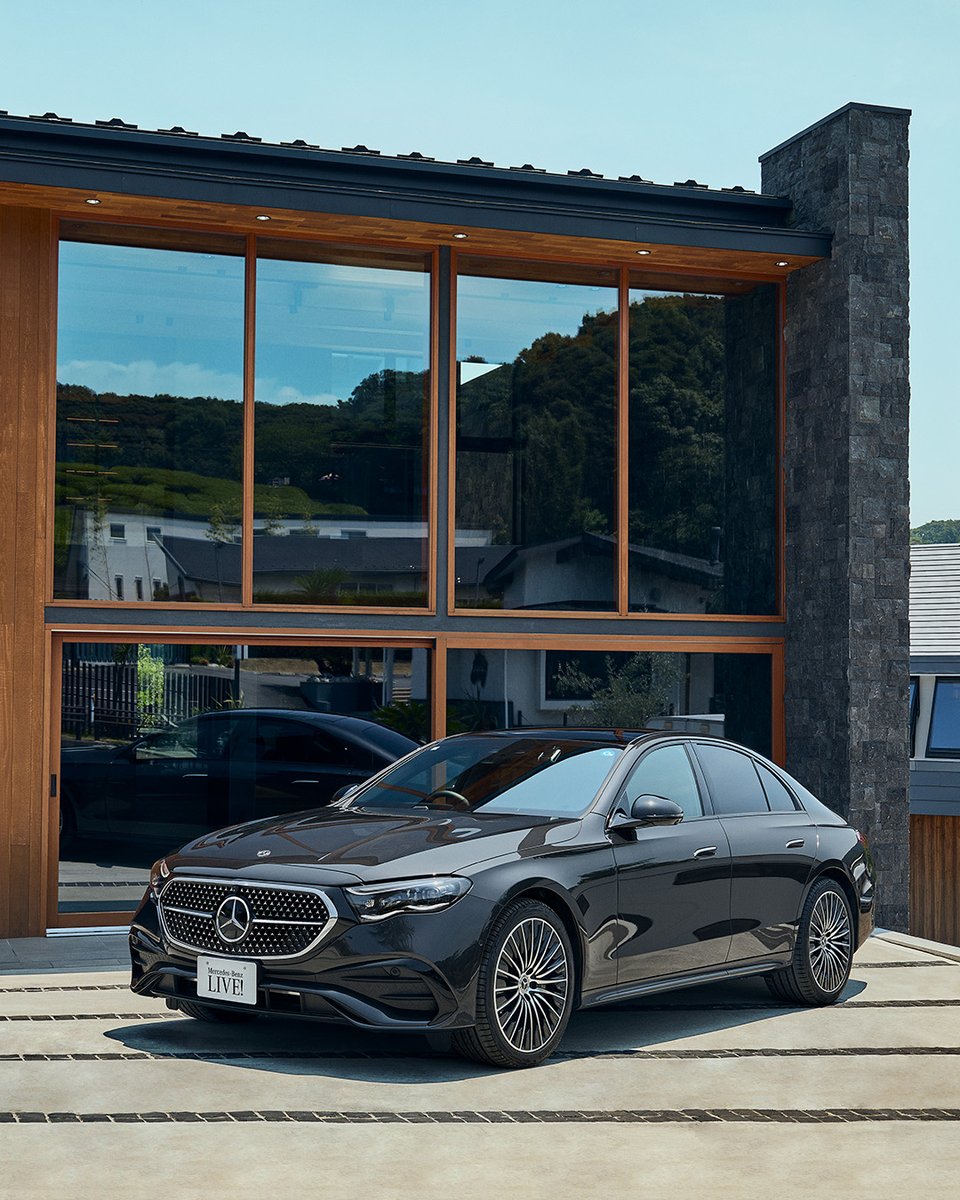 MercedesBenz_JP's tweet photo. 【Mercedes-Benz LIVE!】
歌手・タレントとして活躍する #井ノ原快彦 さんが“E 220 d Sports Night Edition”に試乗。

ご自身の愛車である1980年代のメルセデス・ベンツ“300TE”の系譜を継ぐ現行のEクラスで、神奈川・三浦半島でのドライブを堪能しました。 https://t.co/0LcAafCyVt