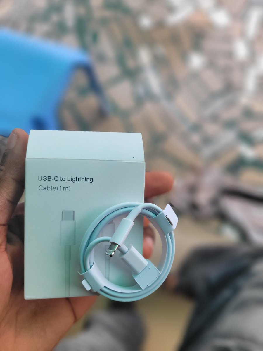 Uhunomas7's tweet photo. When ever i buy this particular iPhone cord, it never last up to a week. https://t.co/A0wgWWyjjU