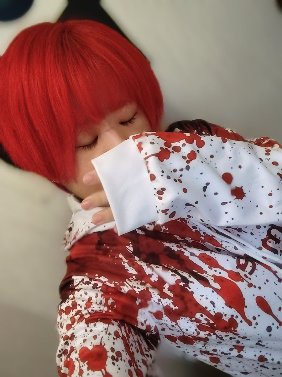 REDRUM1023's tweet photo. 家の中寒いので何か長袖ないかなと探した結果見つかりました。
インパクト強いです。 https://t.co/uzYQWGdw3p