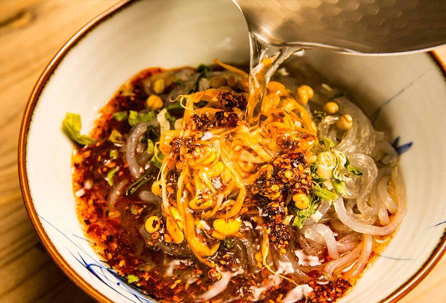 JanMhmd13696's tweet photo. Missing your laugh from 3000km away—cooking the same spicy noodles tonight like we used to, hoping you taste a hint of it across the screen. https://t.co/UhAKVKy4eo