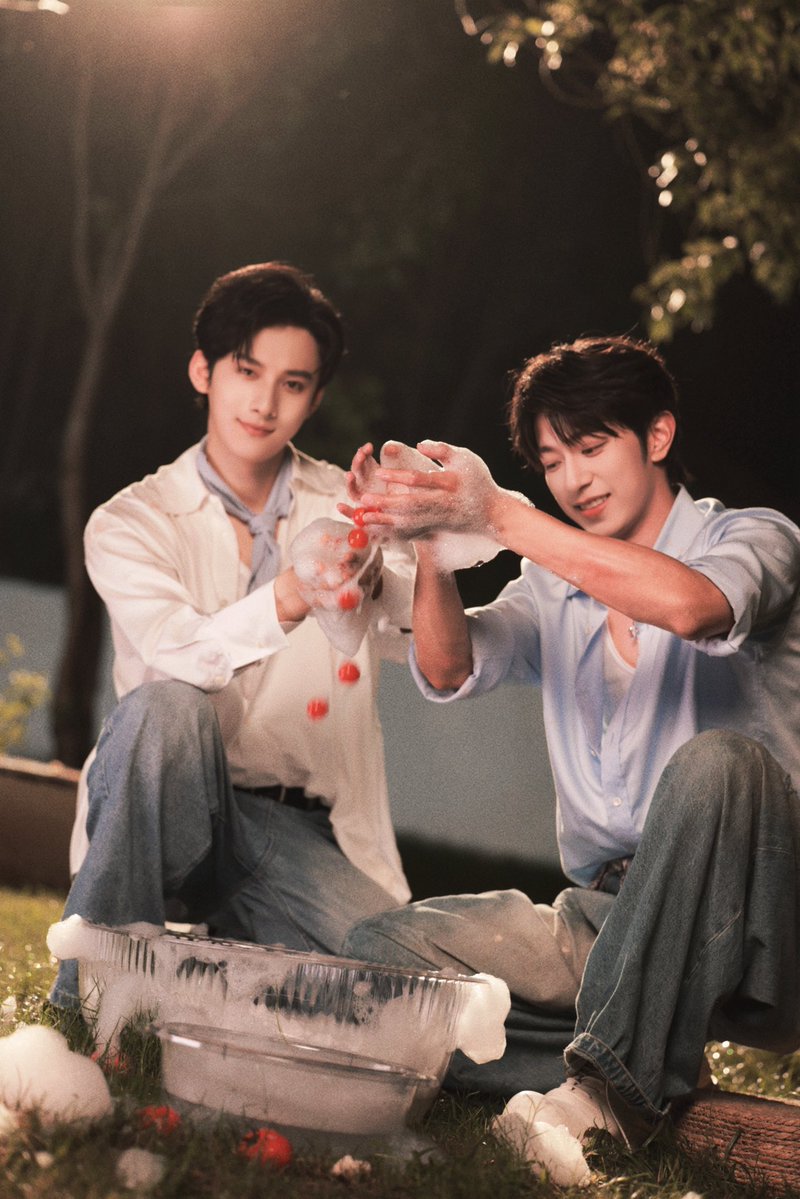 Jiangli_lele_TH's tweet photo. 🗓️ 28.08.2026 | 🐺 江衡𝒐𝒄 𝑾𝒆𝒊𝒃𝒐 𝒖𝒑𝒅𝒂𝒕𝒆:

🔗 https://t.co/bNOiLip8dW

🇨🇳 : 尽情采摘 

🇹🇭 : เชิญเสพได้เต็มที่

 #เจียงเหิง #JiangHeng #江衡 #OceanJiang #เจียงหลี่ #JiangLi https://t.co/fFpnQjgu59