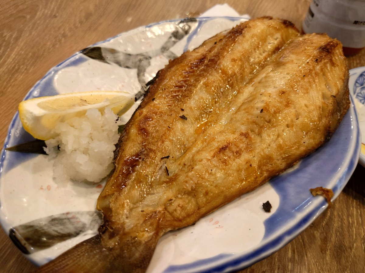 Shia_vrc_'s tweet photo. めちゃ食った〜！
レモンサワーが200円になってて激アツでした！

8月末までのキャンペーンみたいなんで
海鮮と酒飲みてぇ！ってなったら是非！ https://t.co/G53uK9A4yv