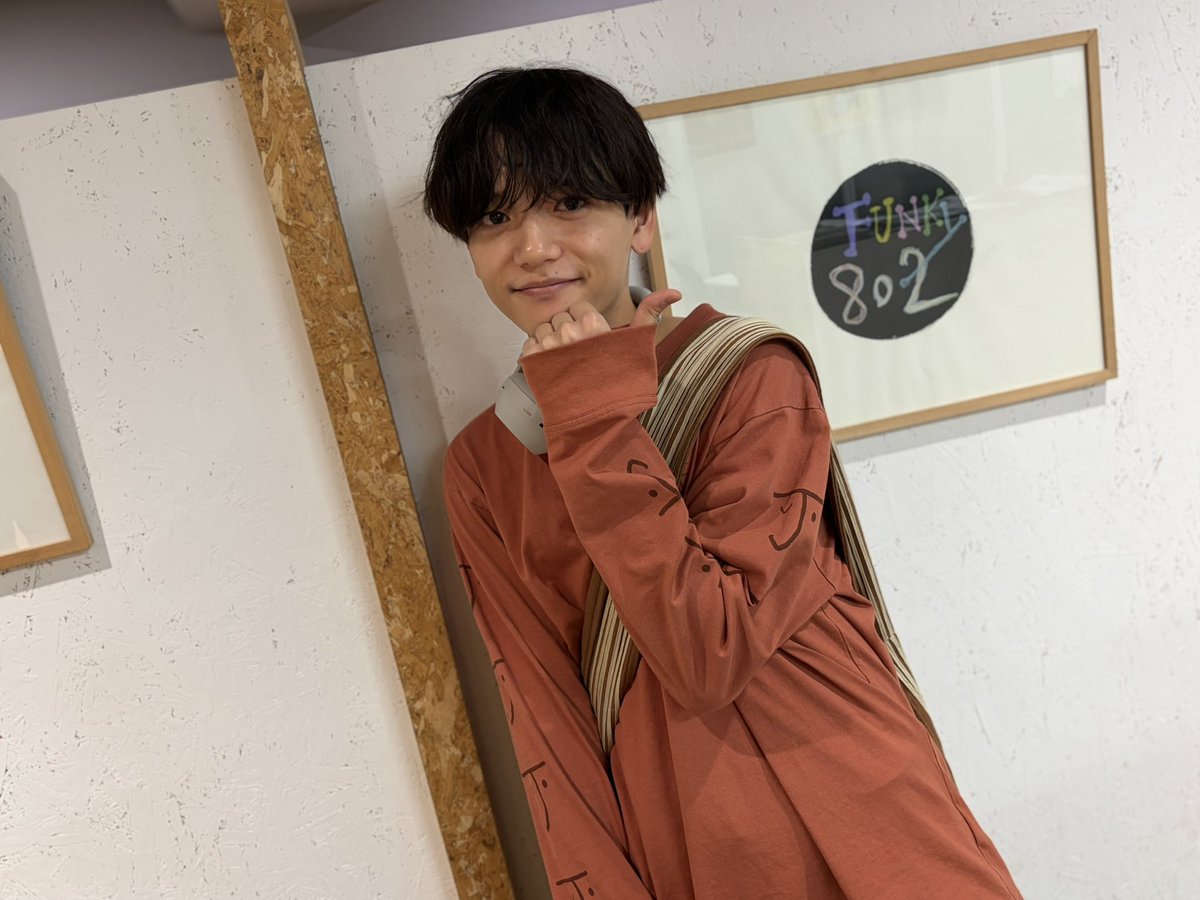 FM802_PR's tweet photo. 📢まもなく20時からは、
#FANTASTICS #中島颯太 の
『DESIGN YOUR FANTASTIC FUTURE』

今夜は録音そたでお届けします🎙️

エモアキ（#Omoinotake ）へのインタビューをオンエア🎵

お聴き逃しなく🤲

https://t.co/jsKOyUCrvC

#FM802  #DYFF   
@fantastics_fext https://t.co/Z5vcNUolZS