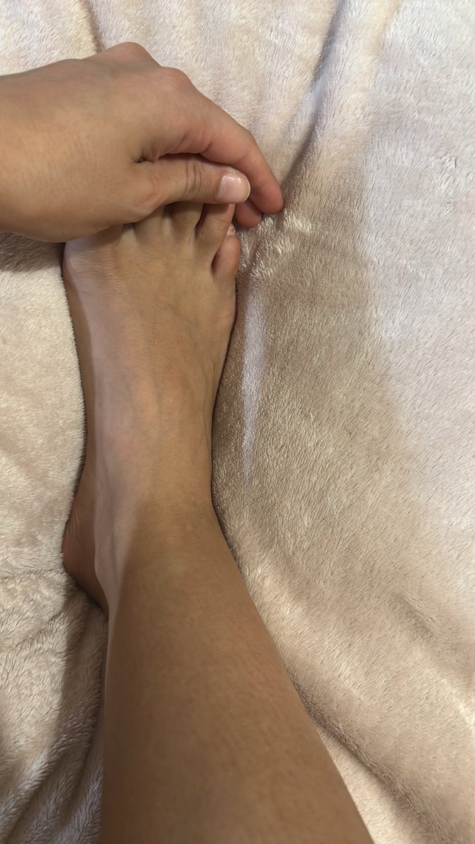 Selya696's tweet photo. Votre reine selya disponible aujourd’hui
Qui payera ma nouvelle manucure? #fetichiste #findom #domina https://t.co/4eAIUp5GSc