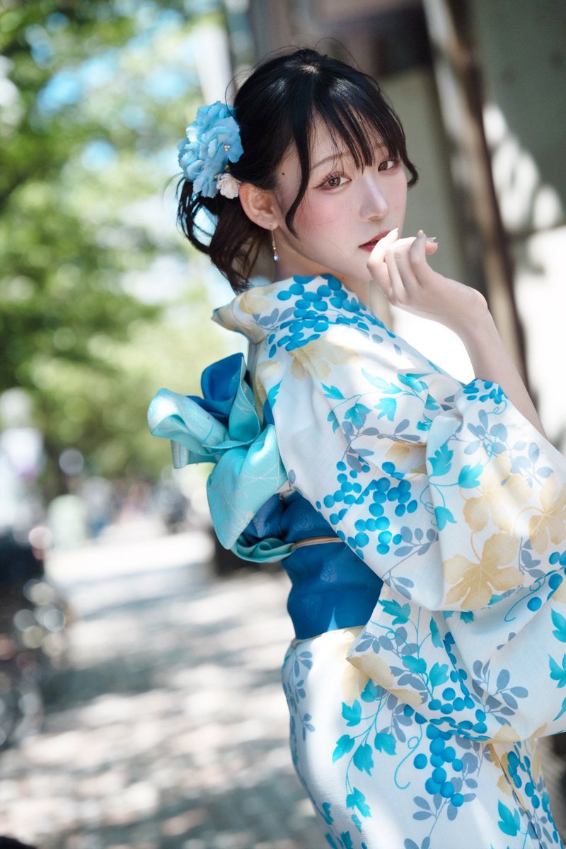 rion_mamiya's tweet photo. 「 夏の浴衣散歩 」 https://t.co/9XRBZsdYCI
