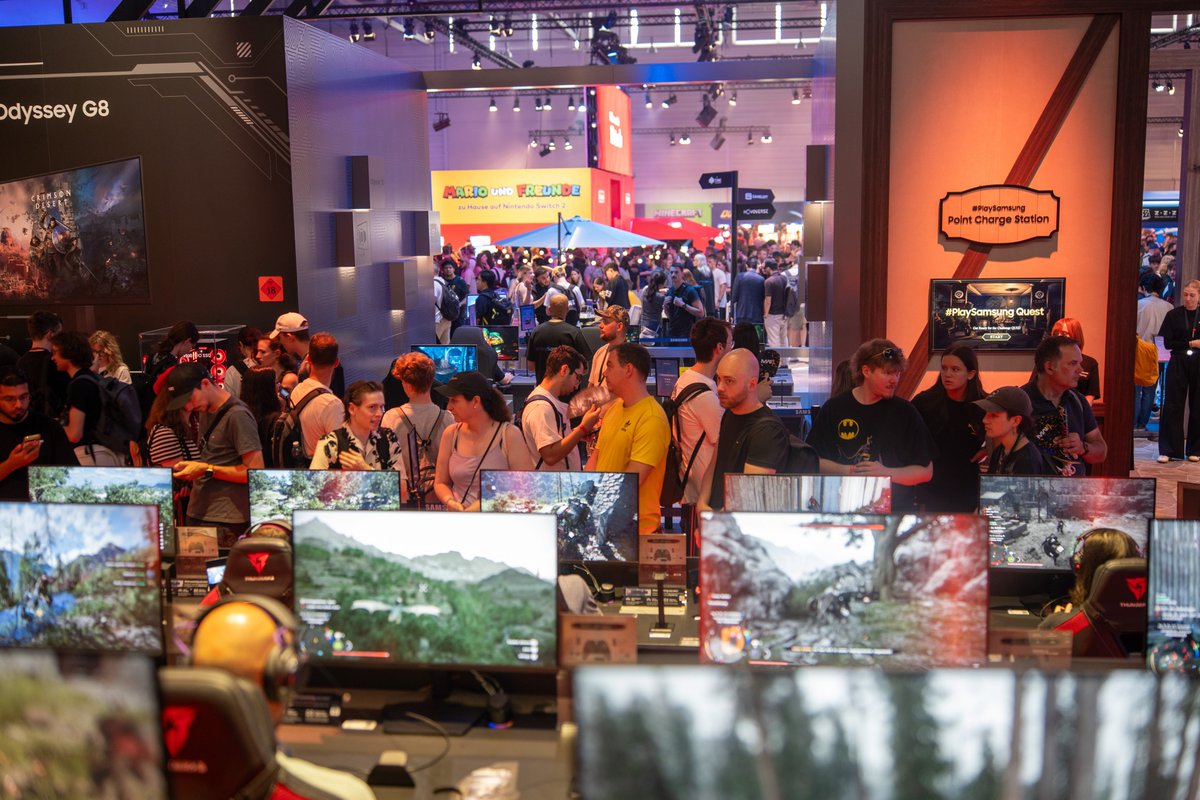 CrimsonDesert_'s tweet photo. Greetings from gamescom 🐺
Join us at the Samsung Booth in Hall 9 and experience Crimson Desert Enhanced in 6K ✨
#CrimsonDesert #Odyssey #PlaySamsung https://t.co/SXzHNcoA2X