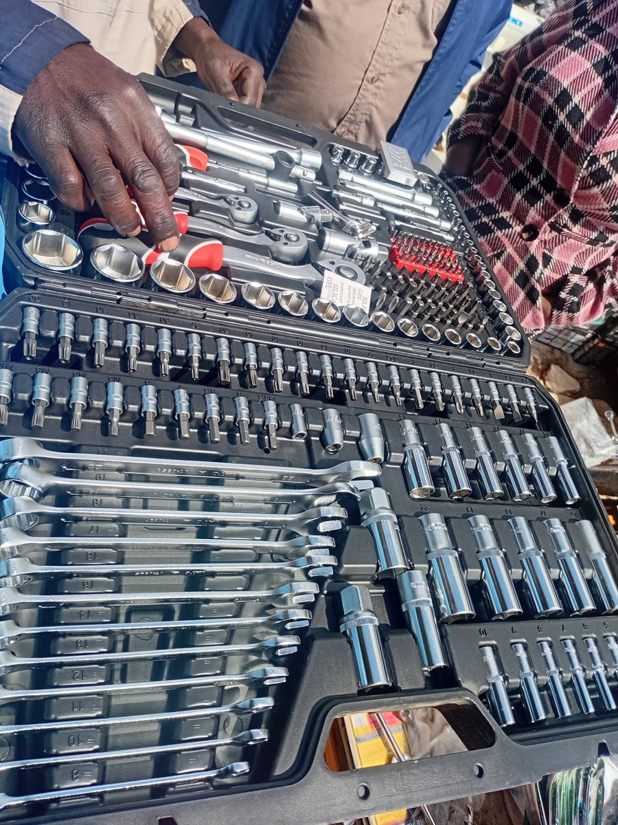 VundlaHazel's tweet photo. It's a good morning in Beitbridge...#ndi zwone.
Well if you thought joining youth economic empowerment programs was a waste of time I hope this will open your eyes. @YoungAfricaEmpowering youth and IOM Zimbabwe https://t.co/IBl60l27w9