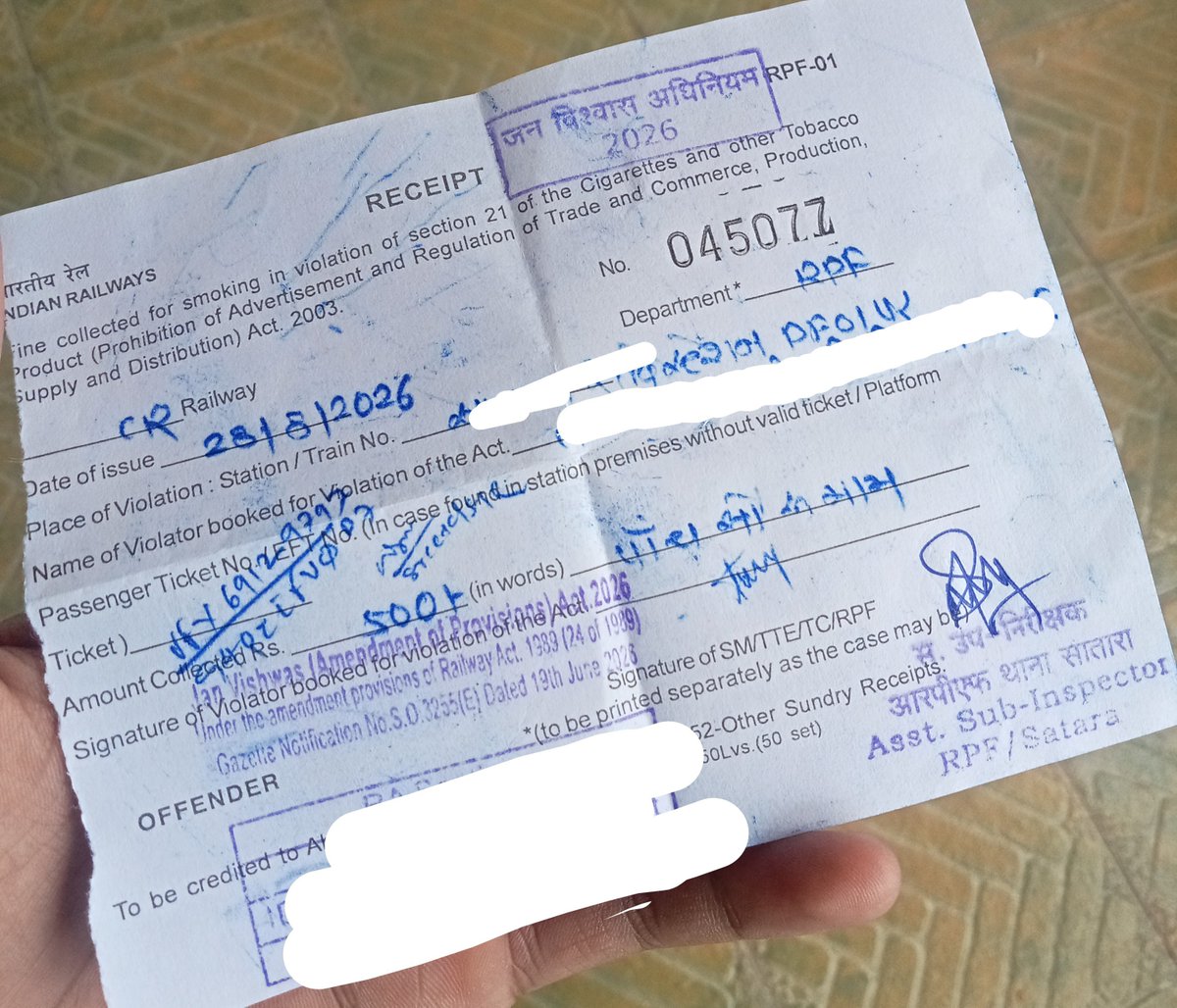 GoofyTanmay's tweet photo. 500 ka fine barna pada yrr😞
bass platform ticket lena bhul gya isliye https://t.co/wgcBgGxJFJ