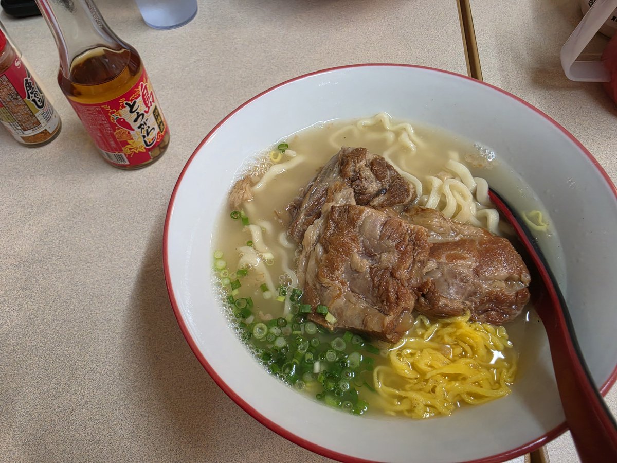Nagashi_MS's tweet photo. 沖縄そば
どん兵衛みたいな味だった
帰りたい https://t.co/aws18MoMIt